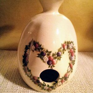 Vintage Yesteryears Hand turned Pottery Birdhouse